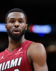 皇冠体育官方网站-攻守兼备！维金斯13中6拿14分8板3断2帽 三分5中2