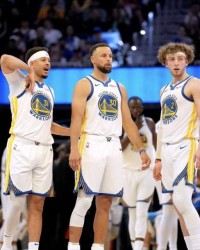 皇冠体育app下载-勇士常规赛数据：37胜45负西部第10，场均三分出手44.2次联盟第一